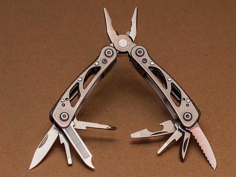 outil multi-fonction