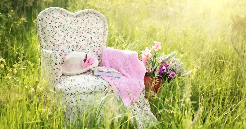 Adapter un coussin à une chaise non standard : le casse-tête